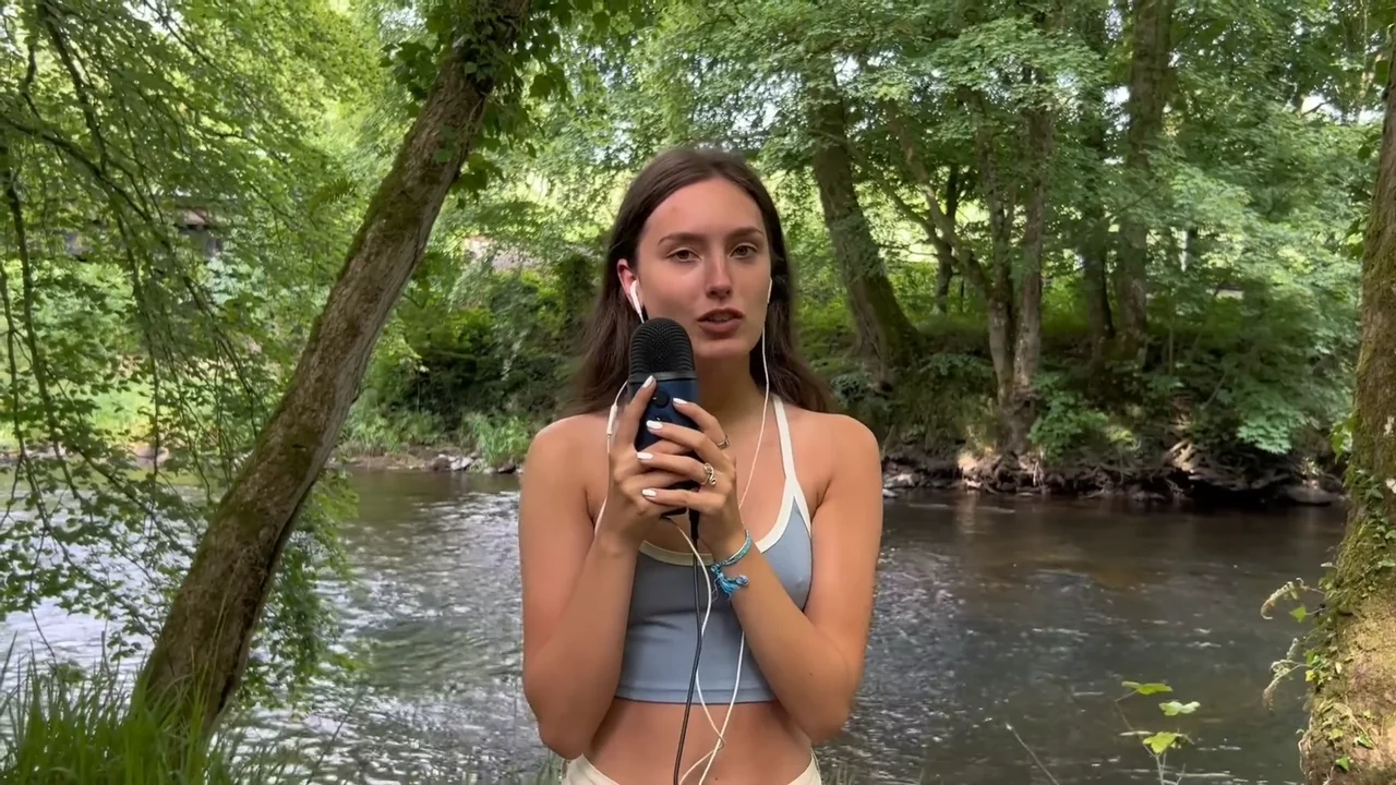 19 YO Coral ASMR Flash Her Tits For Her 100 YT Subscribers